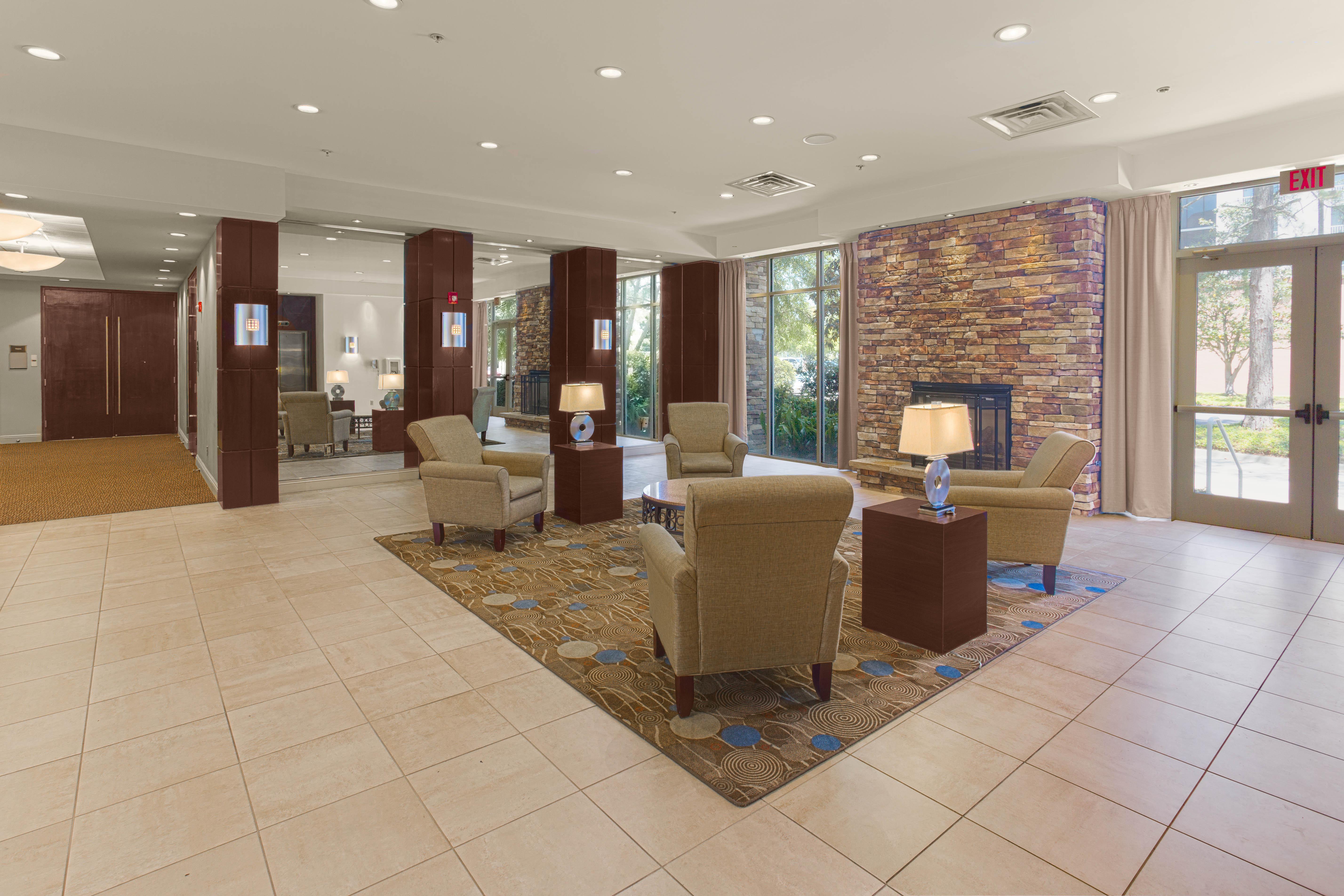 Holiday Inn Baton Rouge College Drive I-10 By Ihg Exterior foto