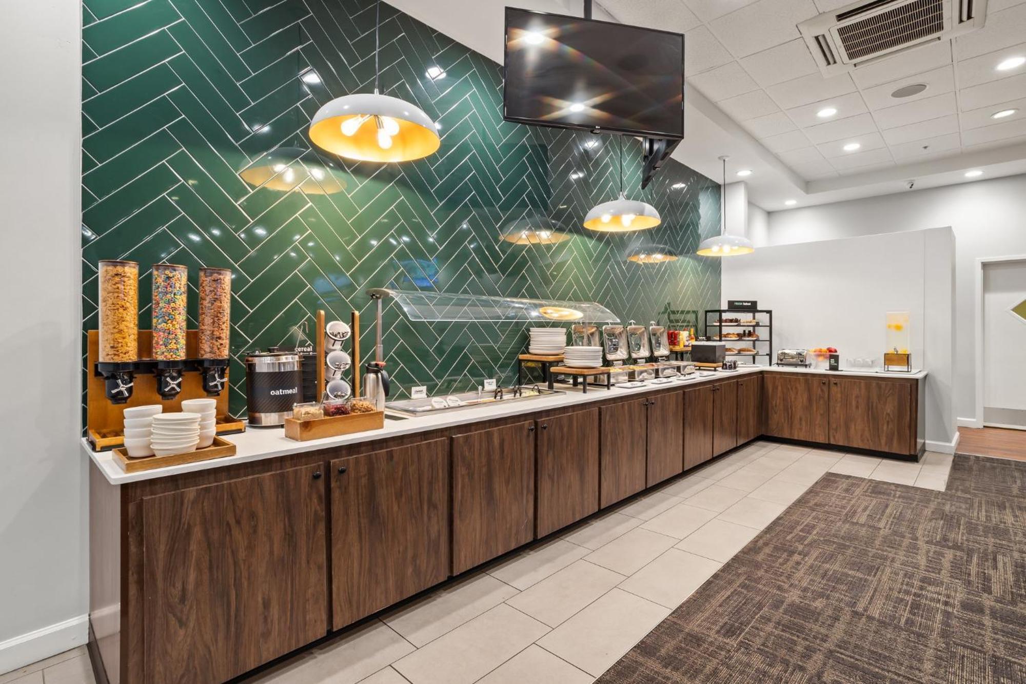Holiday Inn Baton Rouge College Drive I-10 By Ihg Exterior foto