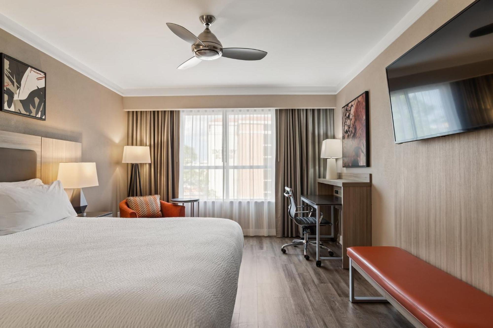 Holiday Inn Baton Rouge College Drive I-10 By Ihg Exterior foto