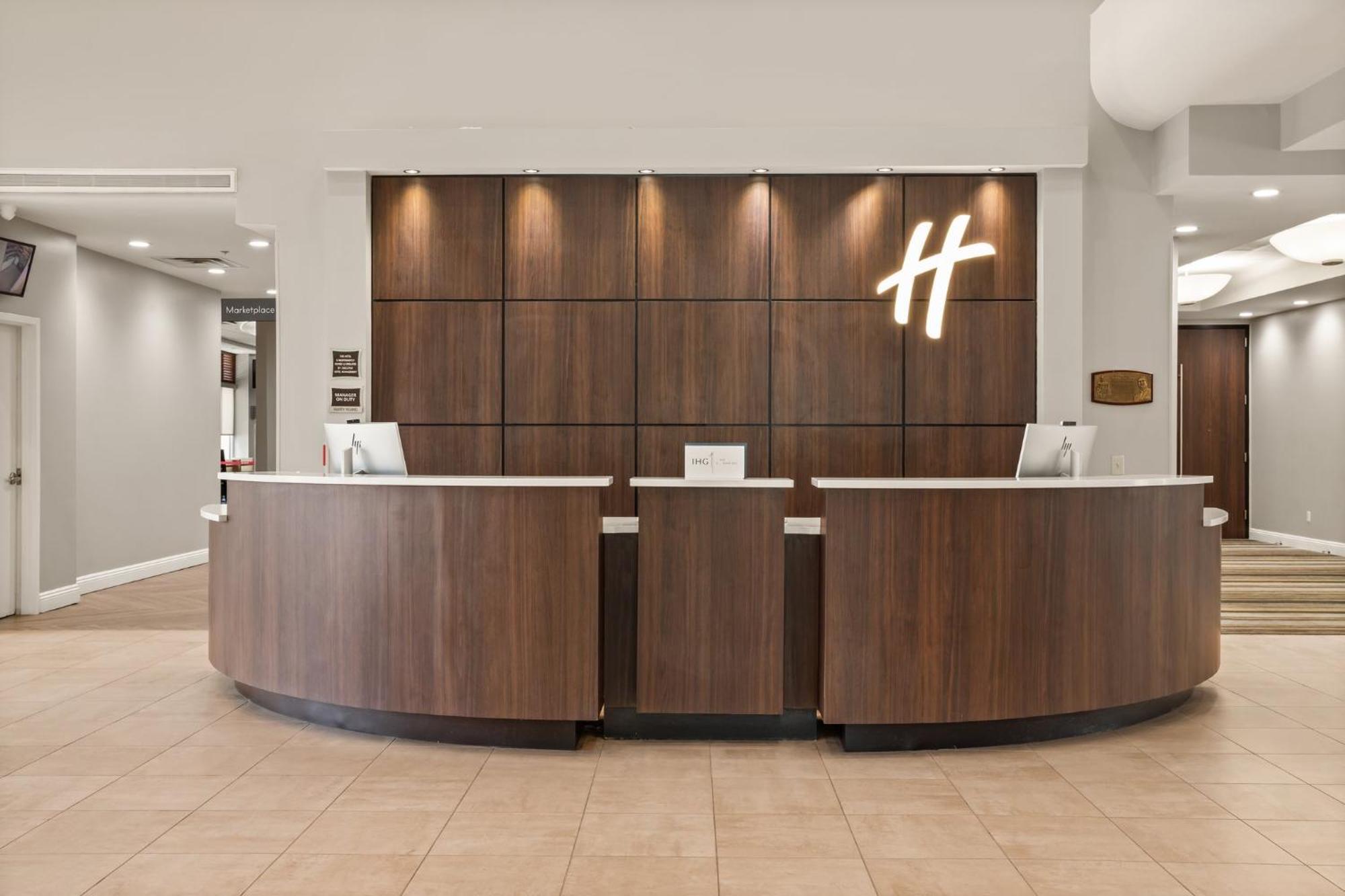 Holiday Inn Baton Rouge College Drive I-10 By Ihg Exterior foto